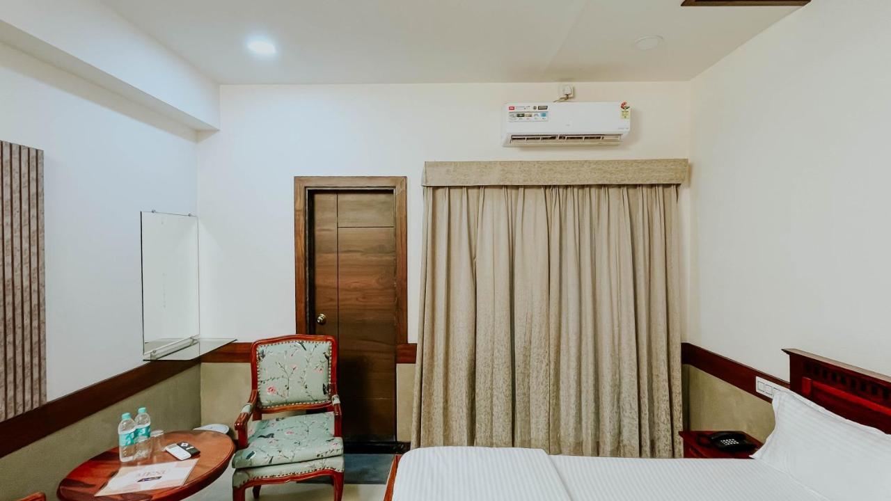 Hotel Tirth By Sonu'S Ujjain Extérieur photo