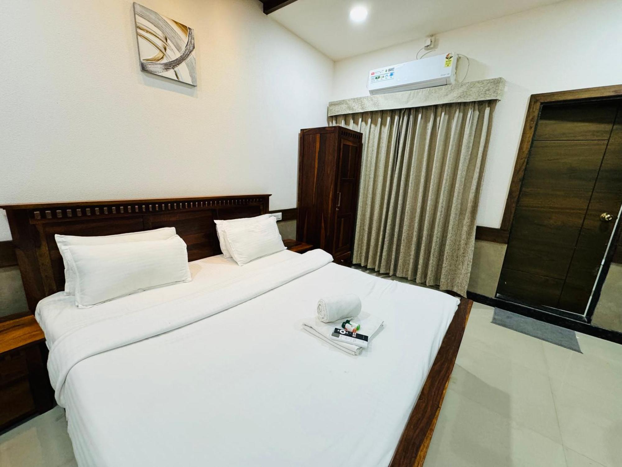 Hotel Tirth By Sonu'S Ujjain Extérieur photo