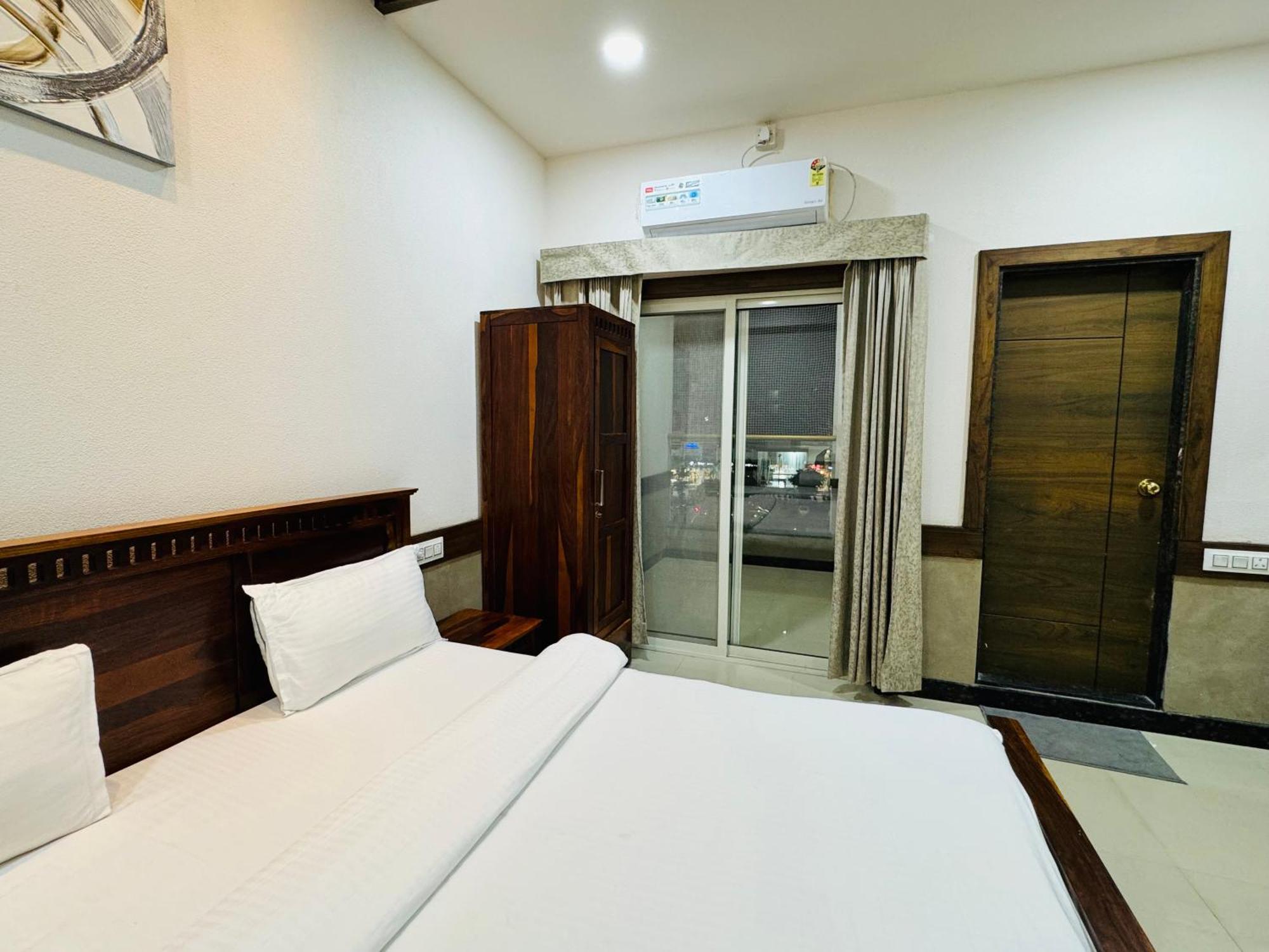 Hotel Tirth By Sonu'S Ujjain Extérieur photo