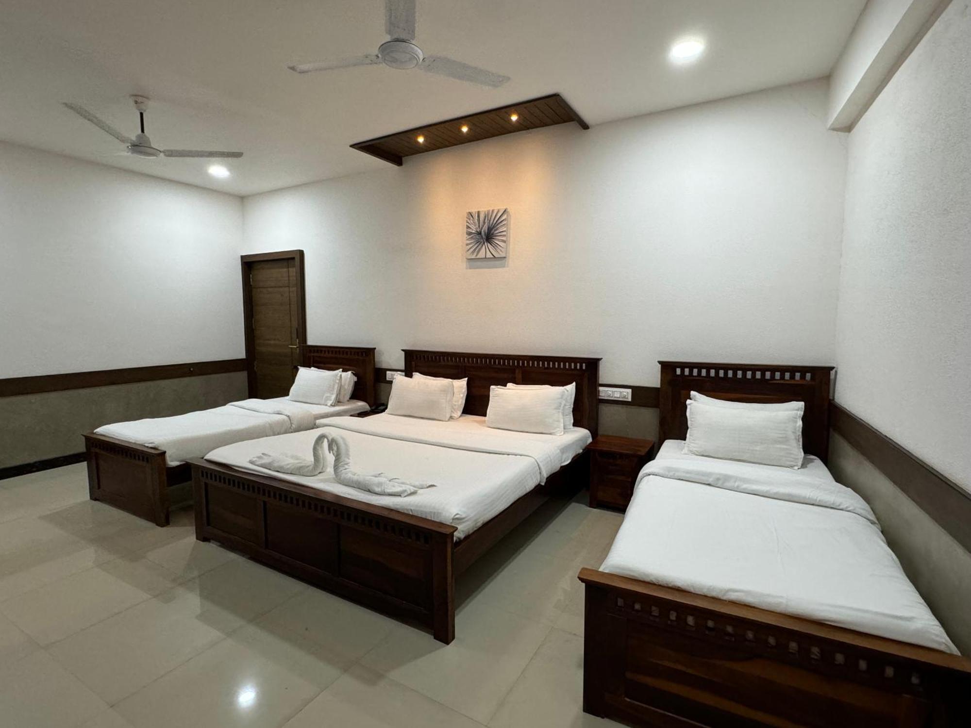Hotel Tirth By Sonu'S Ujjain Chambre photo