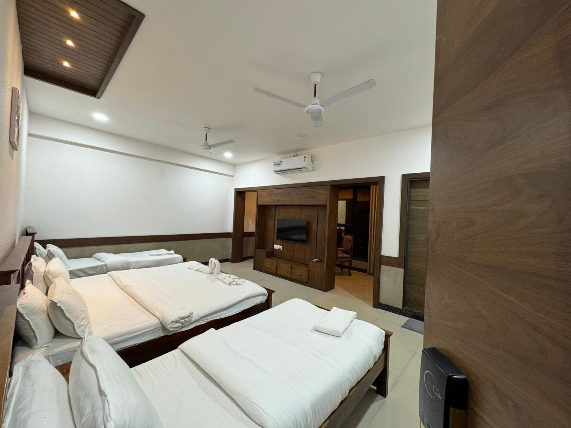 Hotel Tirth By Sonu'S Ujjain Chambre photo